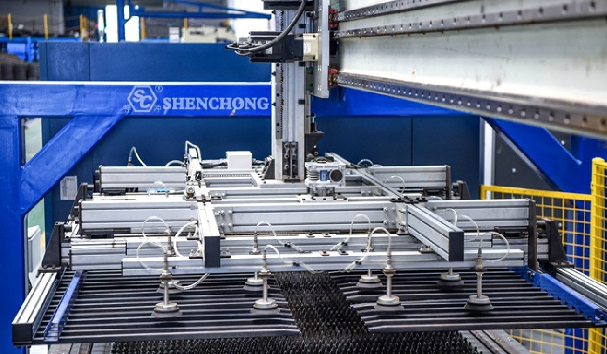 Automatic Loading and Unloading in Laser Pipe Cutting