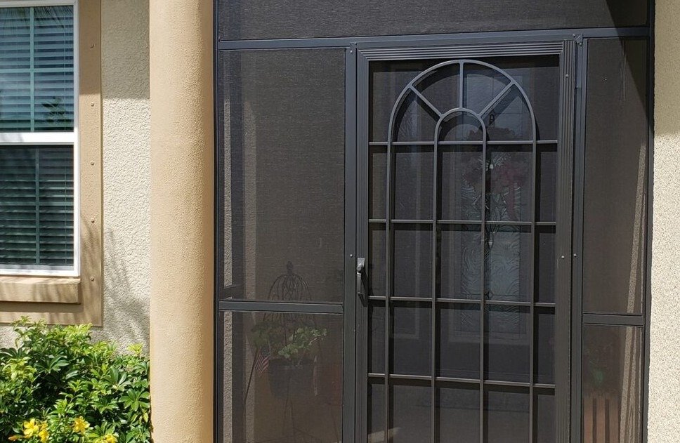 How Smart Door Screens Support Clean and Efficient Operations